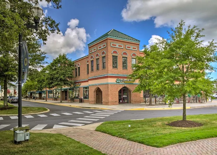 Porch & Community Perks: Walkable Lewes Condo
