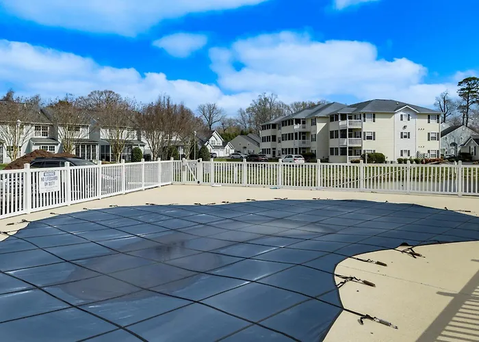 3 Mi To Savannah Beach: Lewes Condo W/ Pool Access